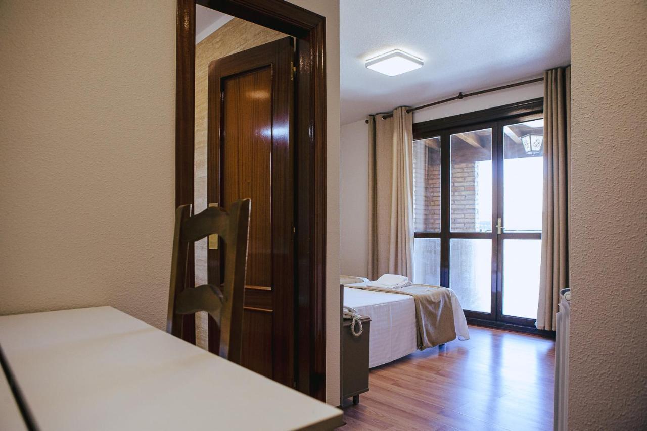 Hotel&Bar Ducay Olite Esterno foto